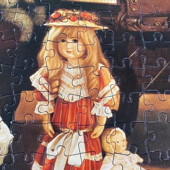 Vintage Ravensburger 500 piece puzzle “Doll Collection” 2005 - Picture 2 of 8